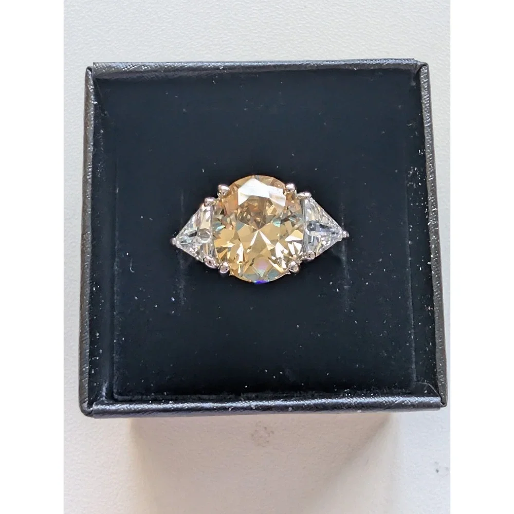 10k White Gold Canary Yellow CZ Cocktail Ring 6.75 With White CZ Accent Stones